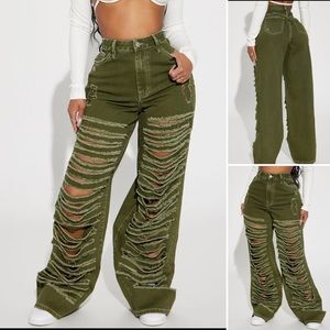 Distressed Wide Leg Jeans